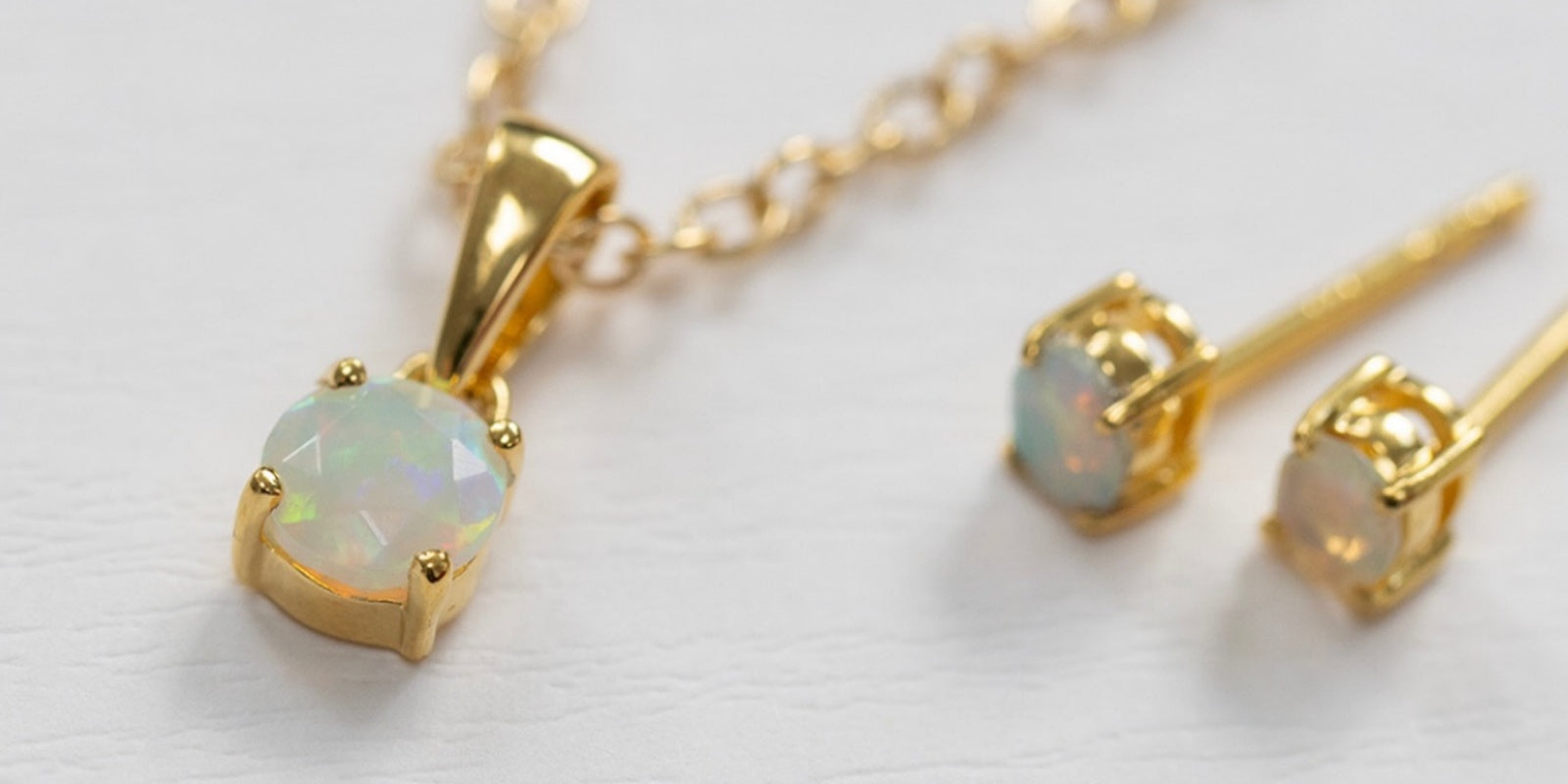 Gold Vermeil vs. Gold-Plated Jewelry: What’s the Difference?