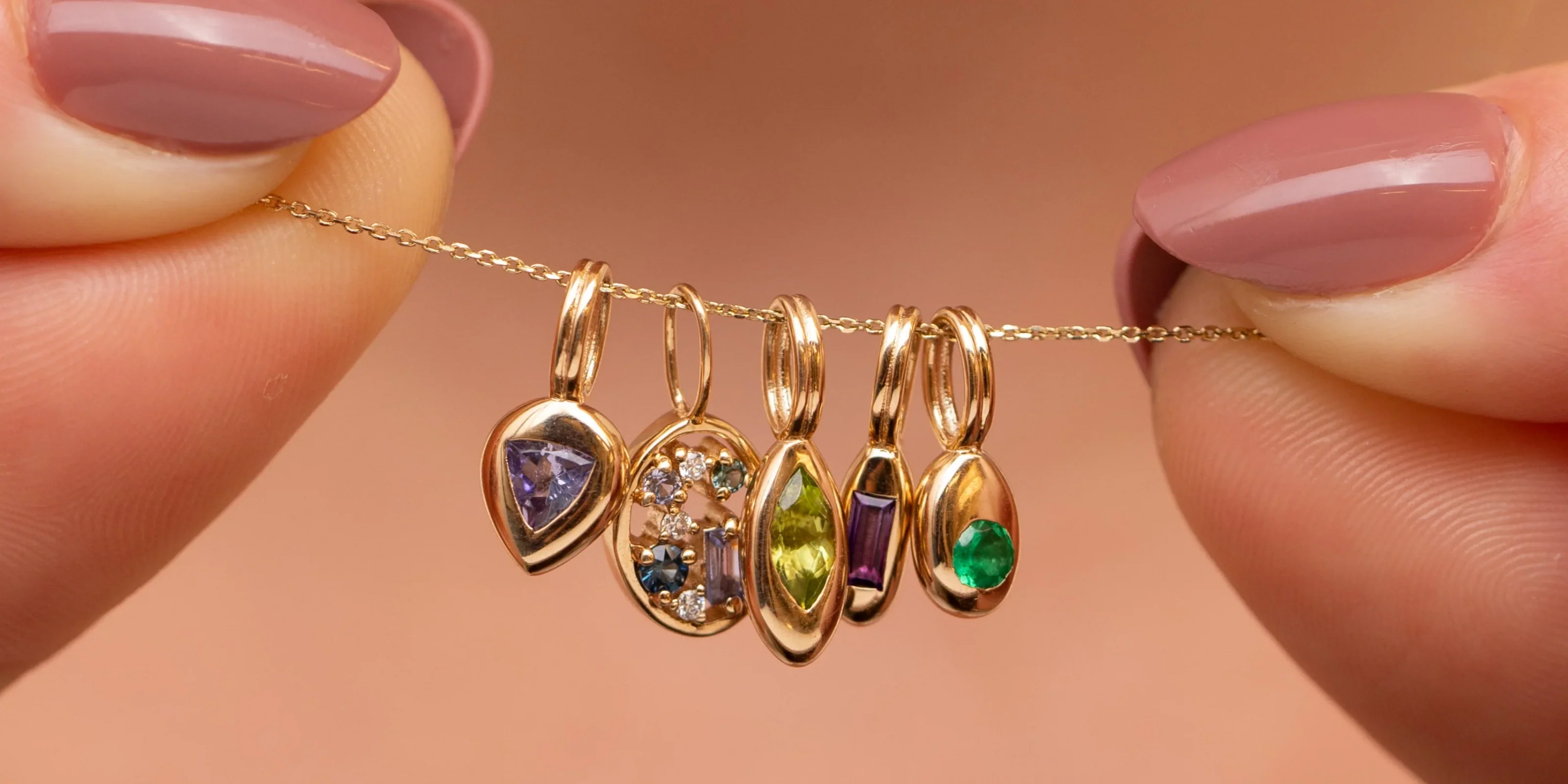A Guide to Pendant Necklaces