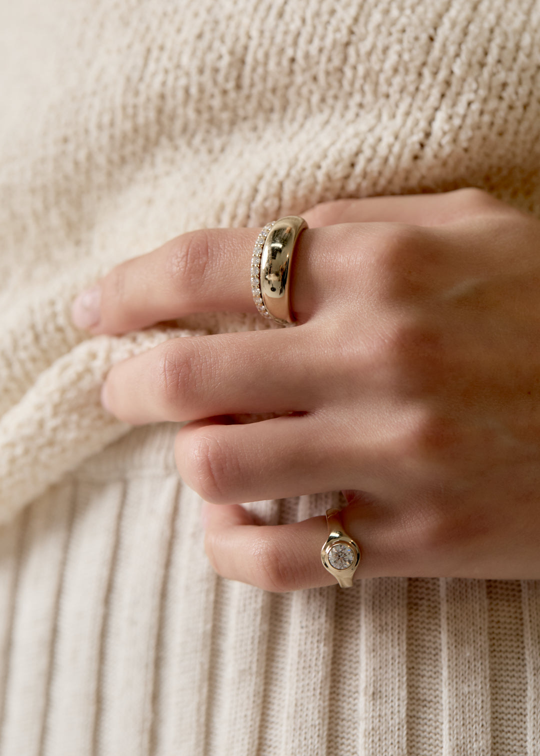 Solari Round Pinky Ring Imagen secundaria del producto