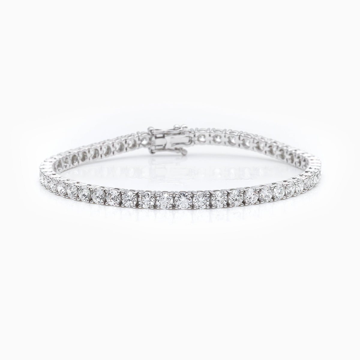 18K White Gold Diamond Bracelet	 Main image