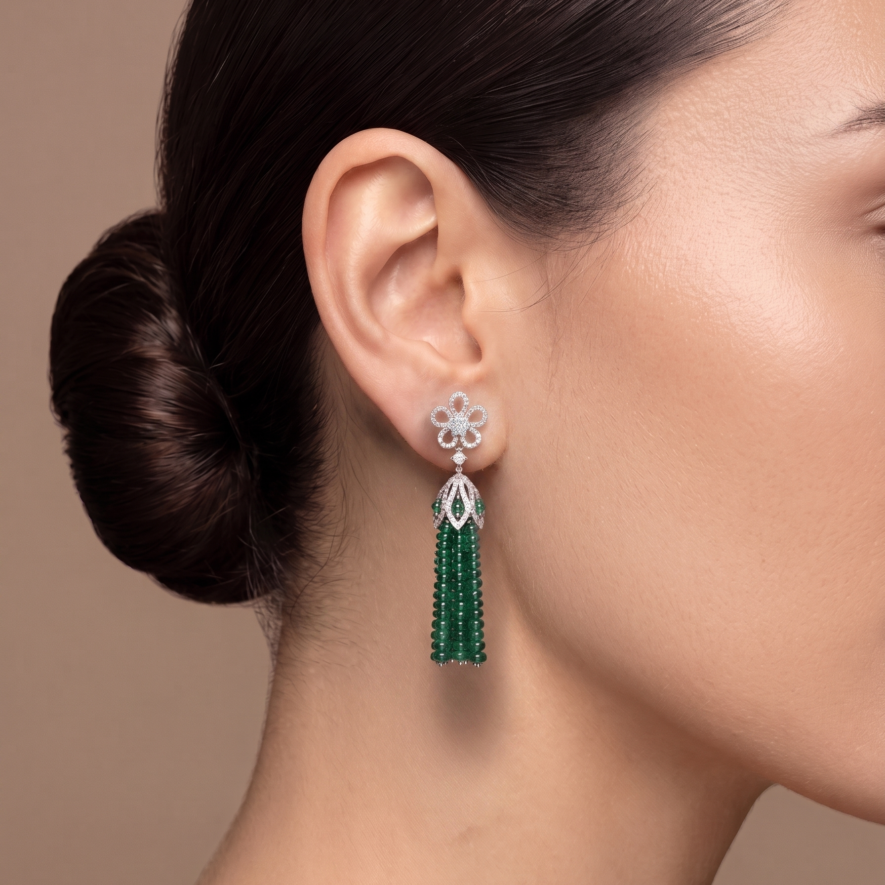 PT950 Platinum & 18K White Gold Emerald & Diamond Earrings Secondary image