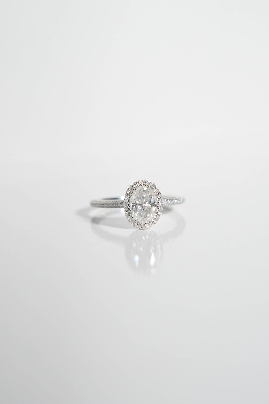 Oval Halo Main image