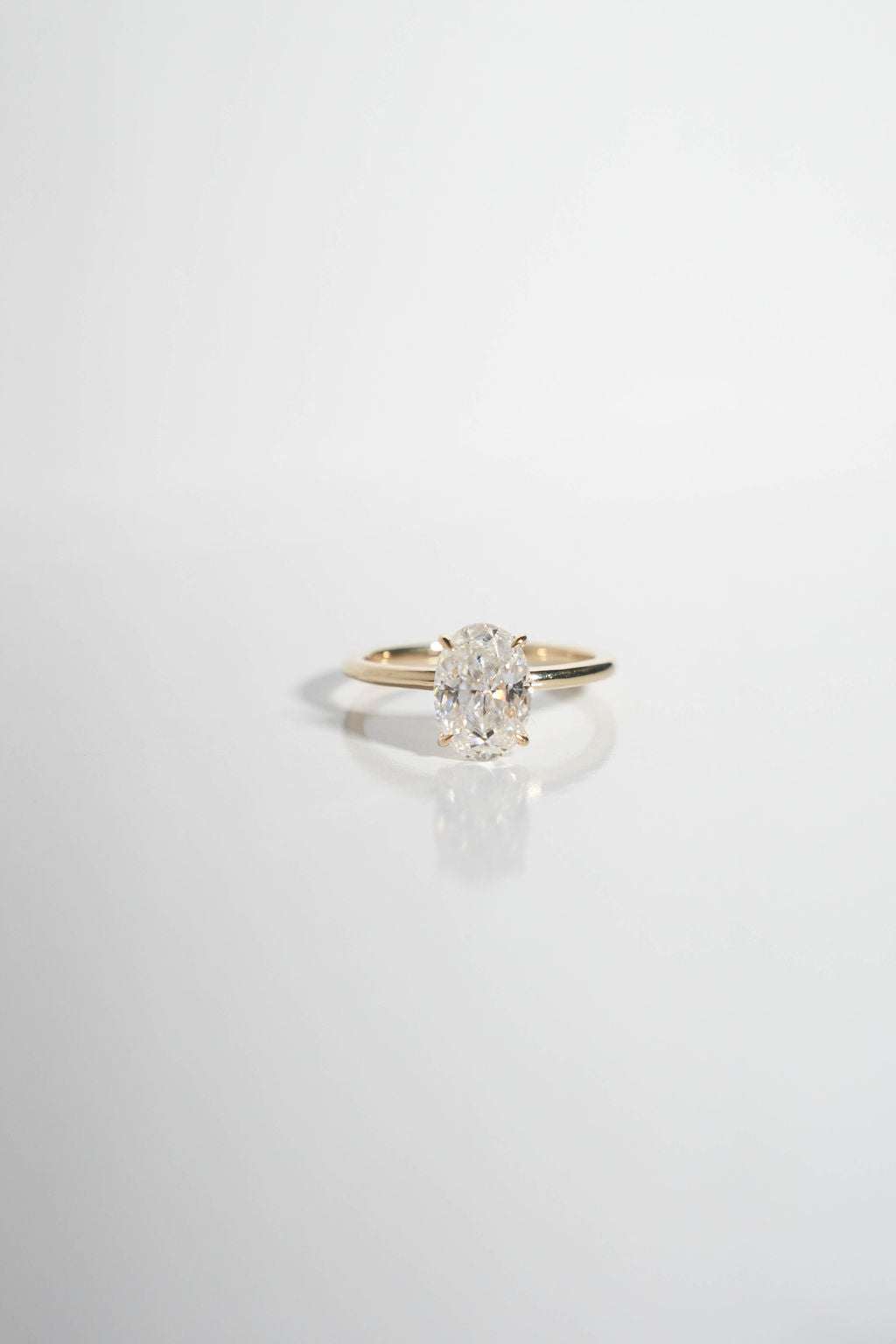 Oval Solitaire Main image