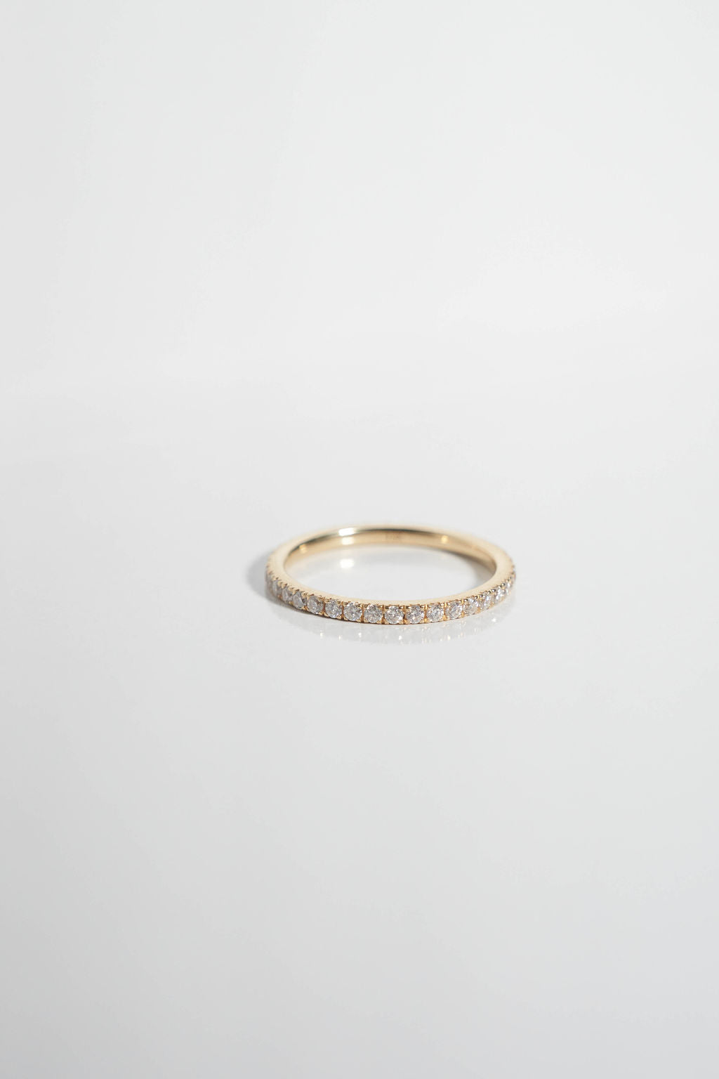 Pave Eternity Wedding Band Imagen principal del producto