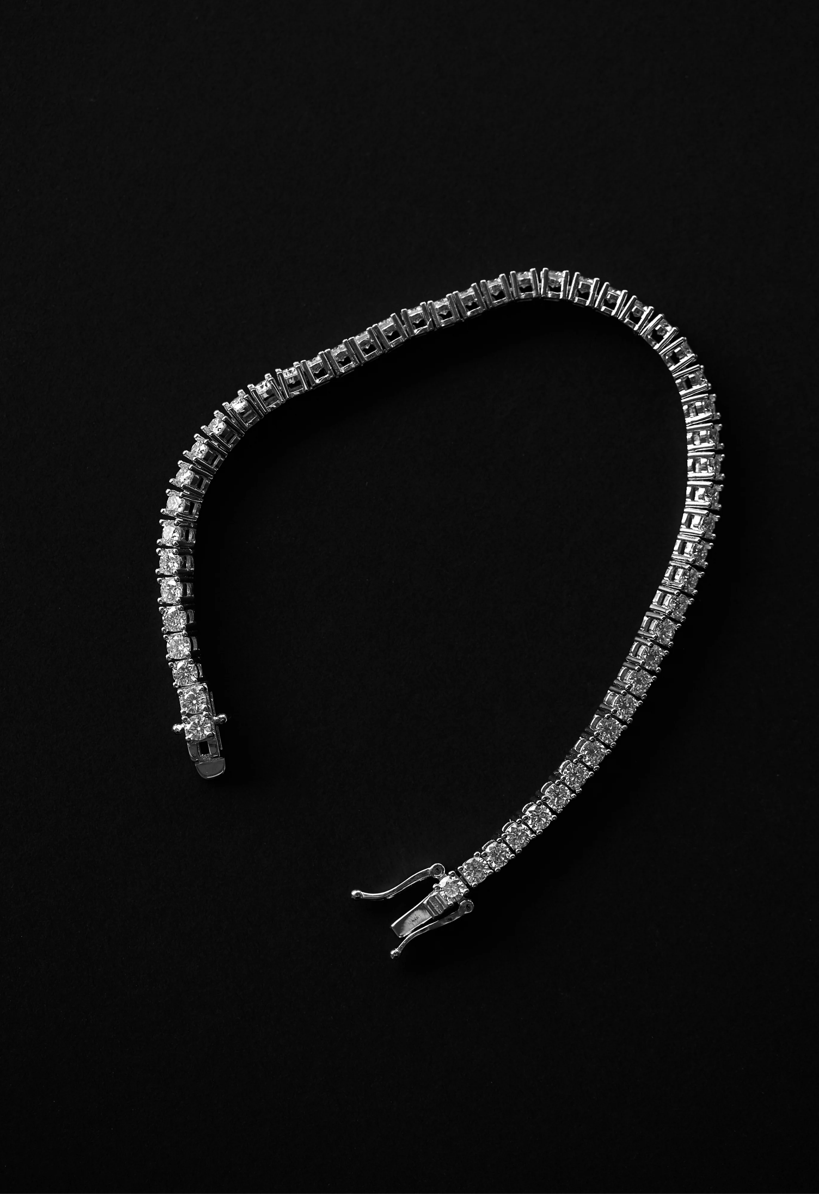 Classic Tennis Bracelet - Lab-Grown Diamond Secondary image