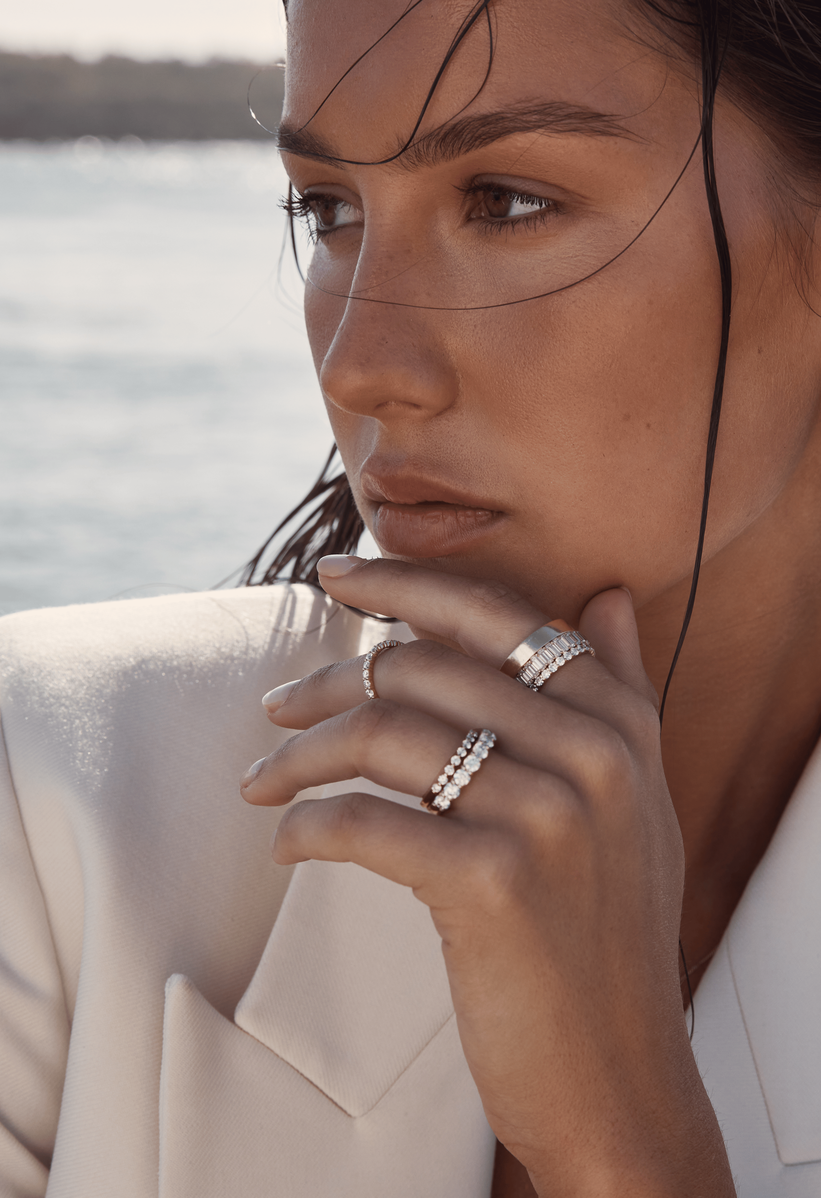 Round Accent Wedding Band Imagen secundaria del producto